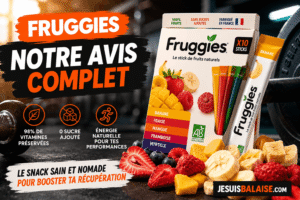 Avis Fruggies et musculation : booste tes apports de fruits 3 Sticks Fruggies de fruits lyophilisés présentés dans une ambiance musculation avec haltères, fruits et promesse de récupération sportive.